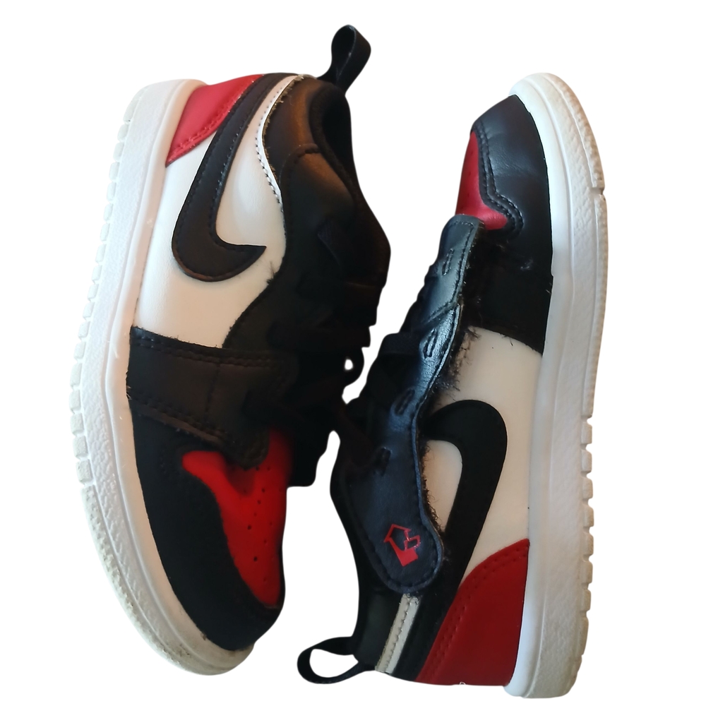 Jordan 1 Low Kids Black and Red Sneakers